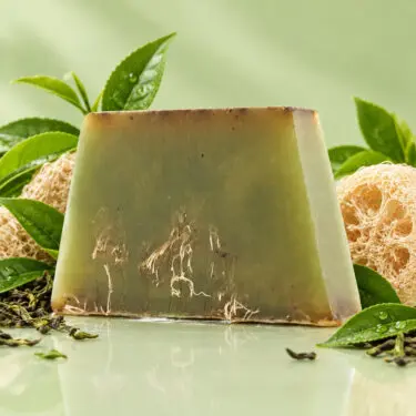 Σαπούνι με ζεόλιθο MED® πράσινο τσάι και λούφα - Αποτοξινωτικό & αντιοξειδωτικό. Ιδανικό για την απολέπιση της επιδερμίδας